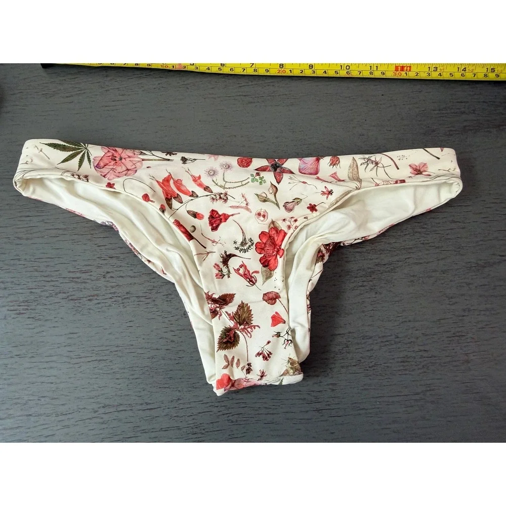 L*Space Bitsy Cut Bikini Bottom Cream Botanical Floral Ruched Cheeky XS NWOT